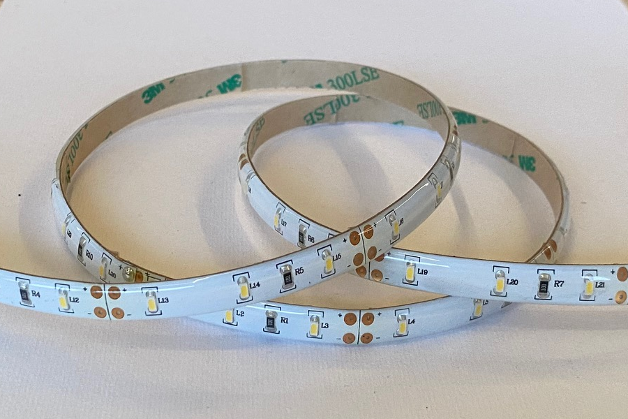 Warmweißes LED-Band für den Außenbereich